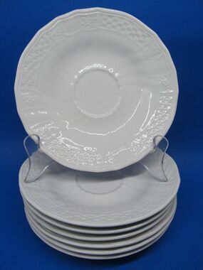Mikasa Renaissance White Set Of 7 White 6 3/8" Saucer Plates VGC